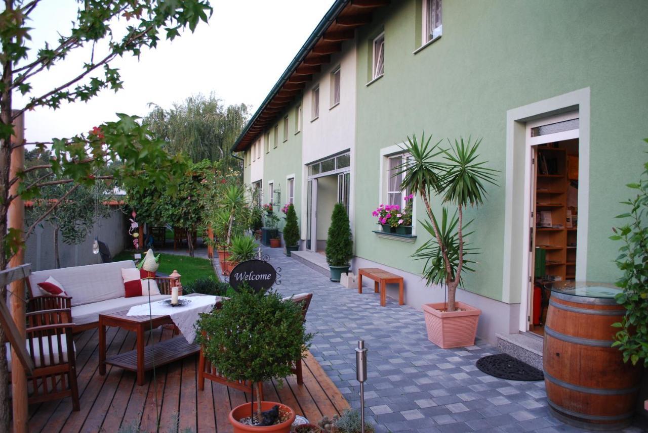 Apartamento Haus Koenigshofer Neusiedl am See Exterior foto